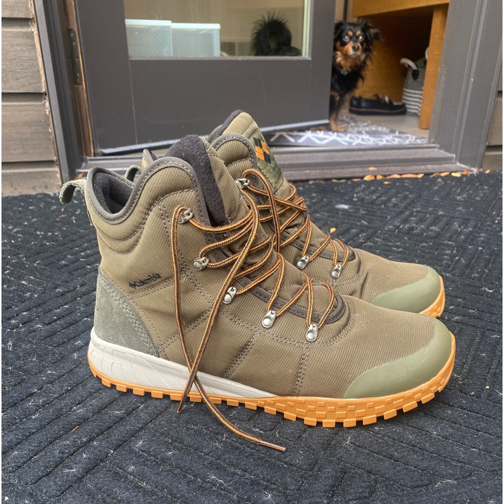 Brand new Columbia Hikers